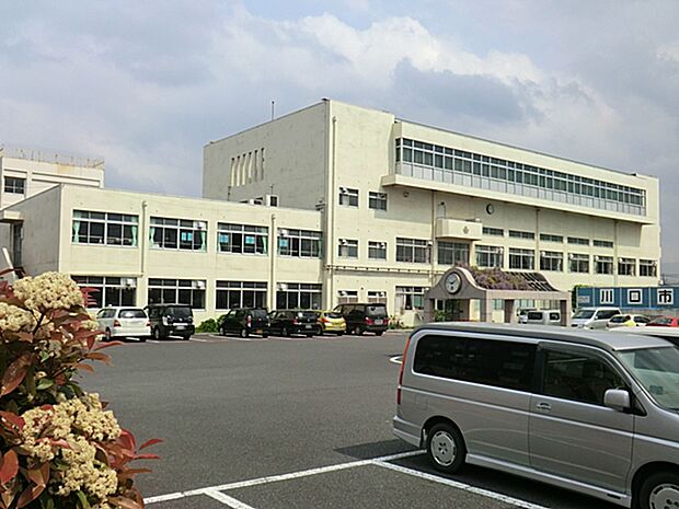 川口市立元郷中学校（約254m）