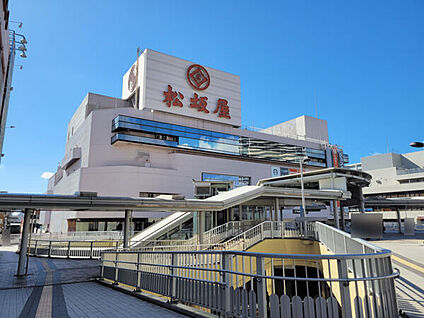 松坂屋高槻店 1611m