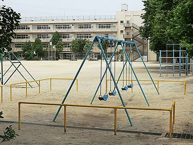 新座市立東北小学校(約693m)