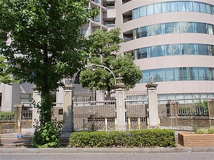 名古屋大学医学部附属病院 979m