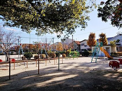 緑公園 1068m