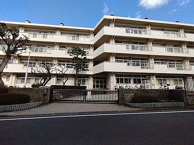 横浜市立今宿中学校(約882m)
