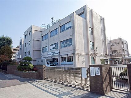 世田谷区立千歳中学校 445m