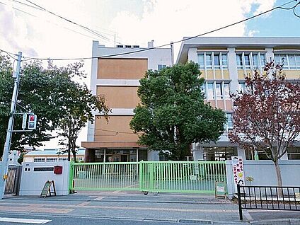 門真市立門真みらい小学校 697m