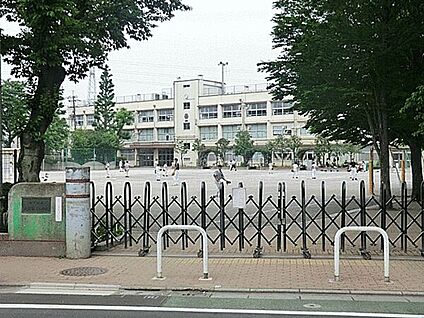 練馬区立大泉第三小学校 805m