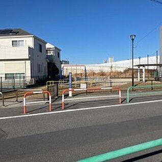 稲荷木二丁目公園 744m