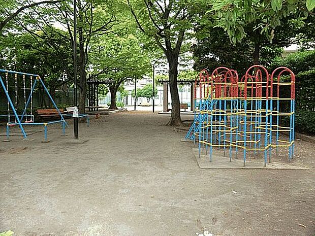 江戸川五丁目公園（約613m）