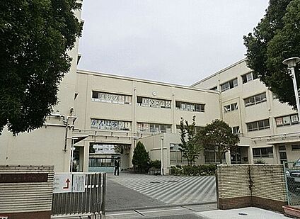 横浜市立東野中学校 1364m