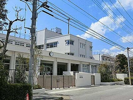 浦安市立堀江中学校 630m