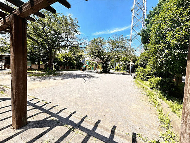 恐竜公園（約261m）