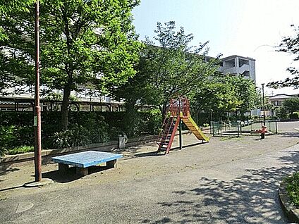 伊興三丁目公園 1389m