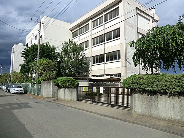 朝霞市立朝霞第五中学校（約1,498m）