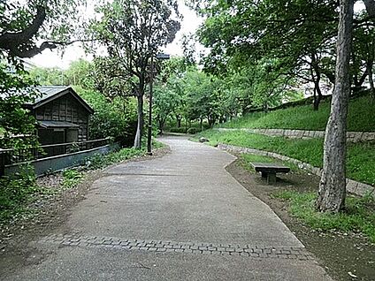 鶴ヶ峰公園 1090m