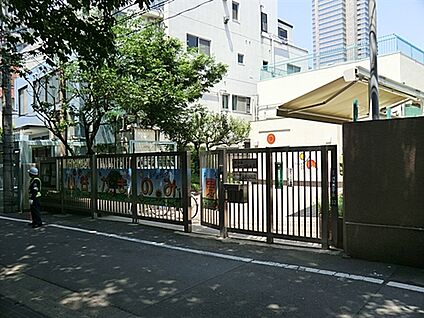 山谷幼稚園 860m