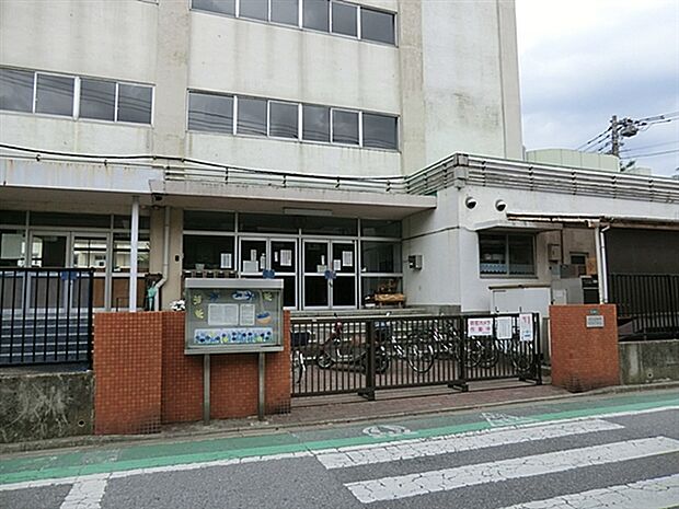 葛飾区立新宿小学校（約273m）