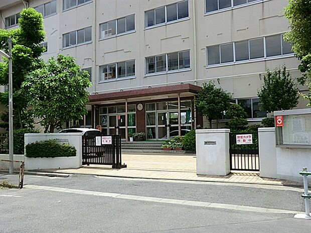葛飾区立新宿中学校（約656m）