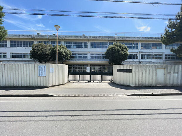 西東京市立田無第四中学校(約632m)