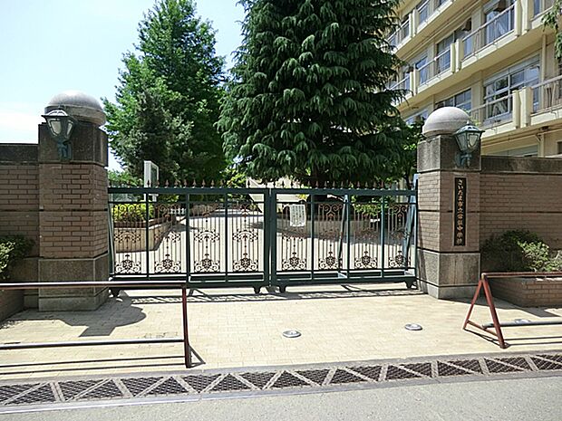 さいたま市立常盤中学校(約1,399m)