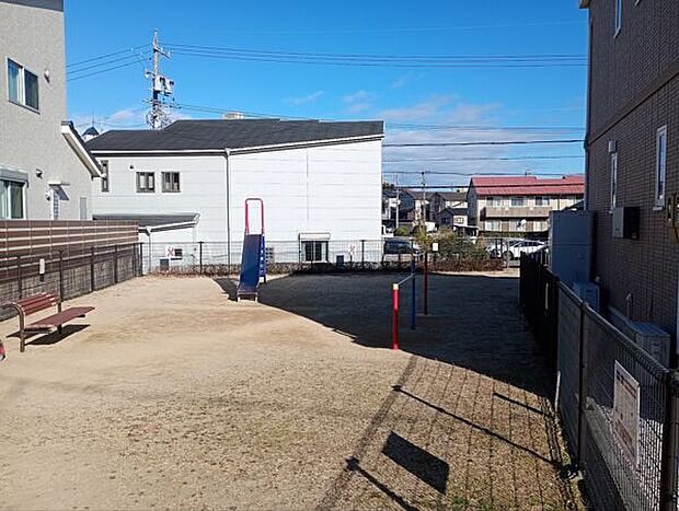小豆坂こども広場（約774m）