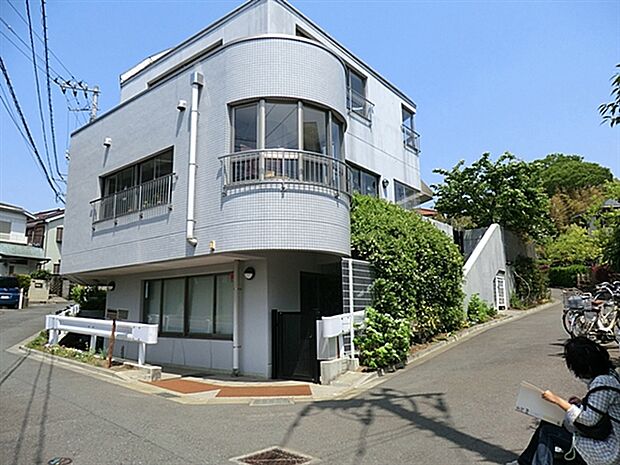 鶴川シオン幼稚園（約1,067m）