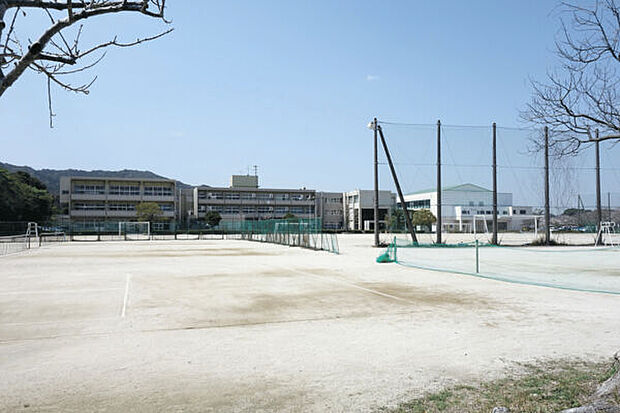 眺ヶ丘公園（約857m）