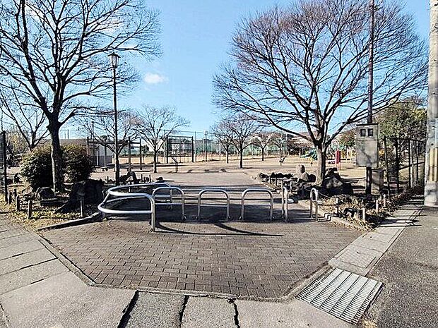 新幹線高架下1号児童遊園（約591m）