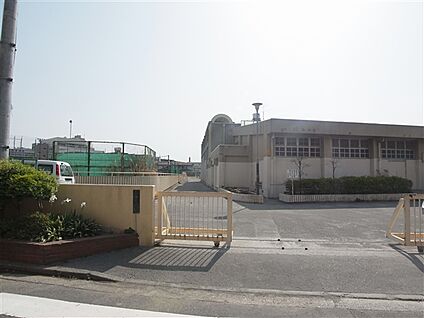 室の木幼稚園 1300m