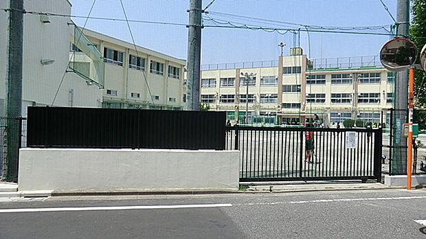 中野区立南中野中学校（約391m）