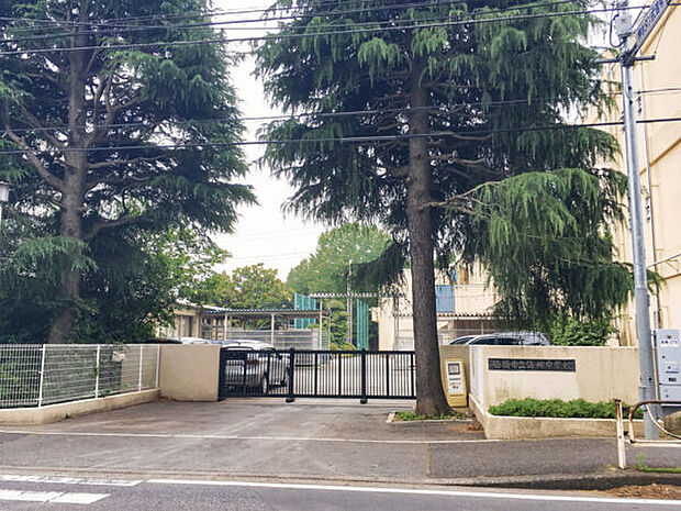 船橋市立海神中学校(約622m)
