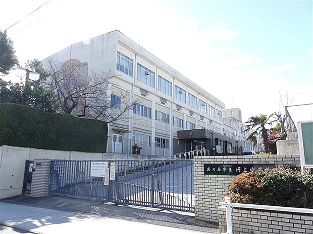 名古屋市立円上中学校(約383m)