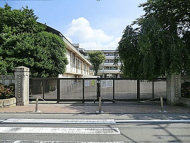 調布市立第一小学校(約1,202m)