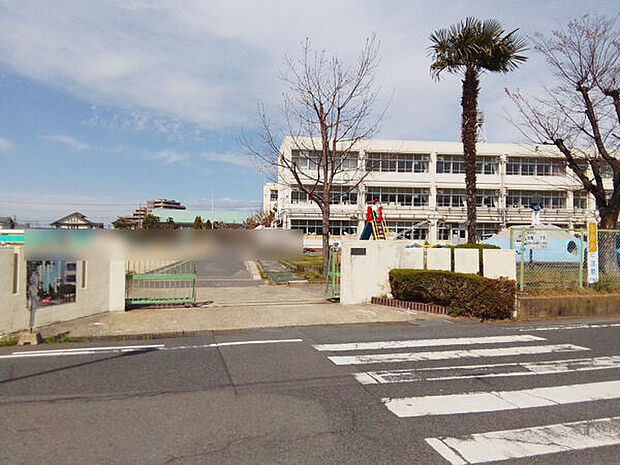 春日井市立山王小学校(約1,449m)