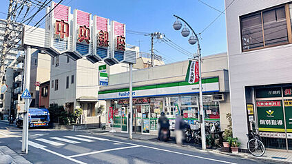 ファミリーマート 大島中央銀座店 83m