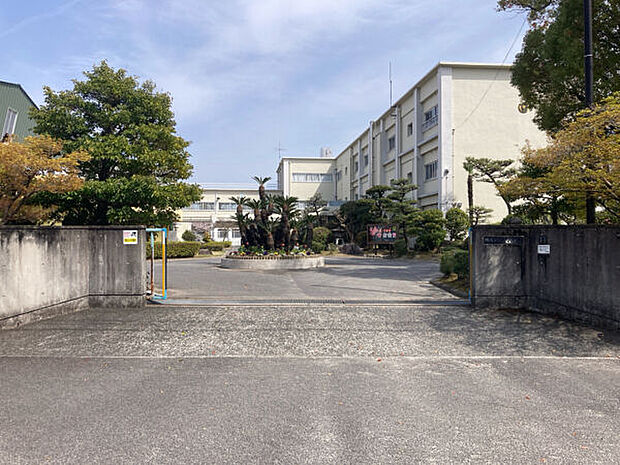 岡崎市立連尺小学校（約1,570m）