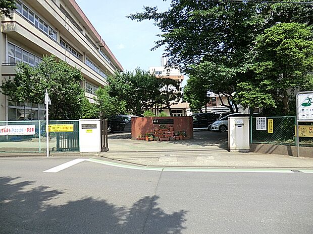 朝霞市立朝霞第二小学校(約373m)
