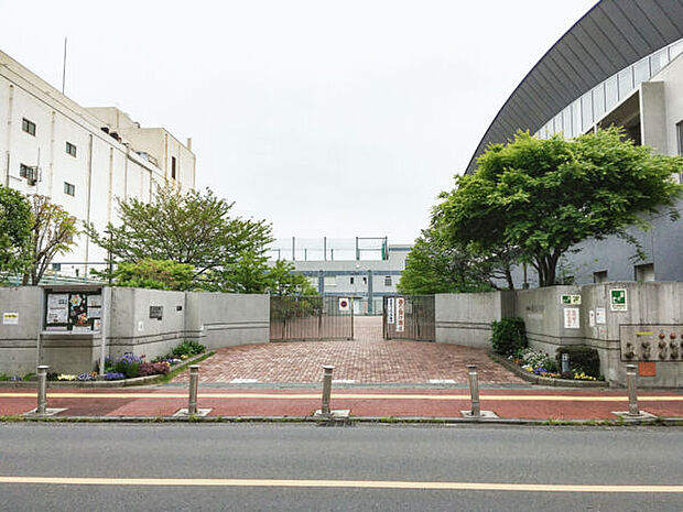 川崎市立富士見中学校(約1,381m)