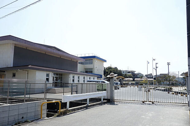 大野城市立大城小学校(約687m)