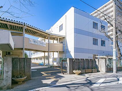 川口市立仲町中学校 434m
