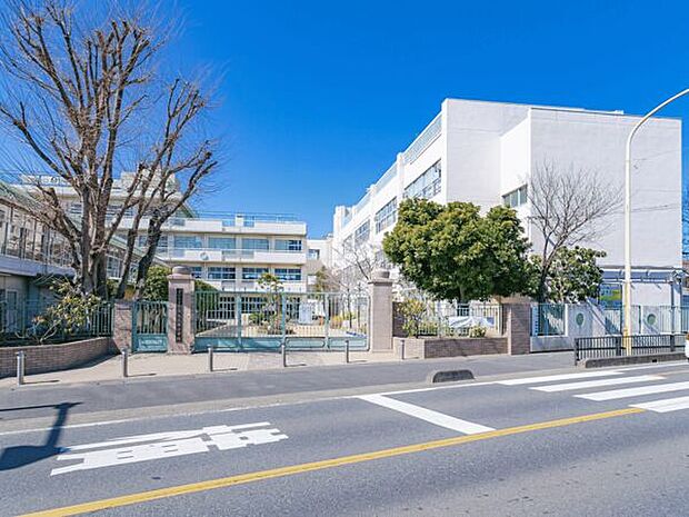 さいたま市立大久保小学校(約942m)