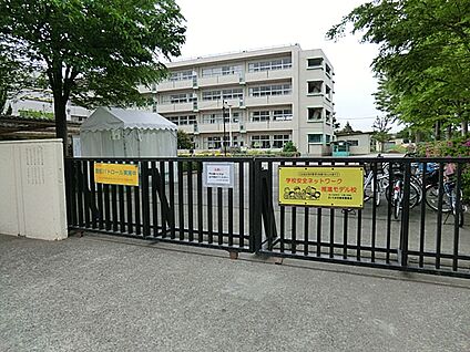 さいたま市立上里小学校 676m