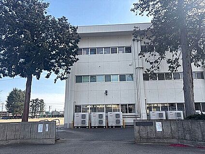 大泉町立南小学校 1628m