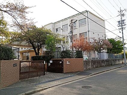 名古屋市立高針台中学校 1077m