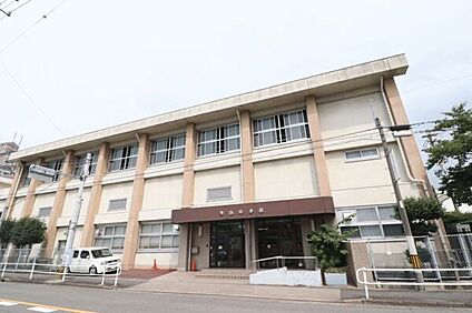 名古屋市立浄心中学校 592m
