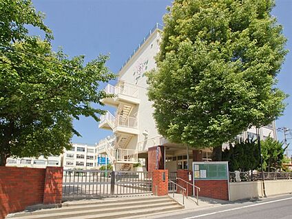 足立区立西新井中学校 1014m