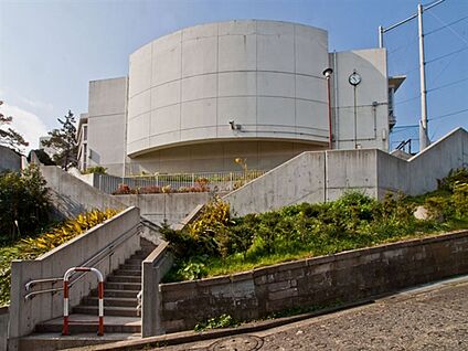 横浜市立生麦中学校 1986m