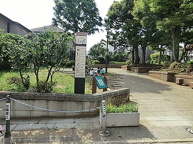 どんぐりひろば公園(約686m)