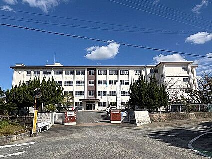 糸島市立前原南小学校 1472m