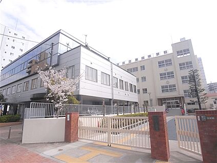 足立区立第四中学校 595m