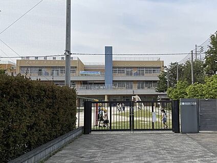 三鷹市立東台小学校 548m