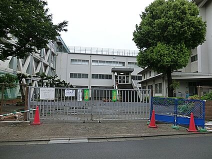 三鷹市立第五中学校 1354m